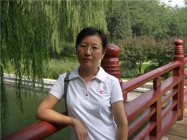 刘芳.jpg